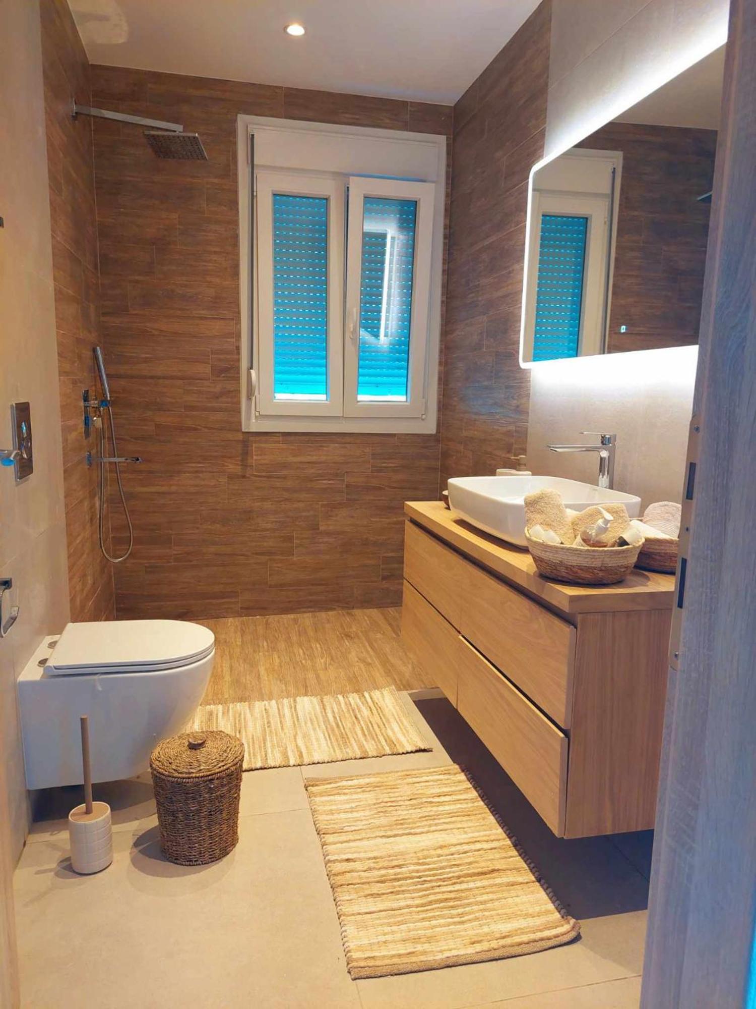 Maya Apartments, Modern And Convenient With Private Parking *