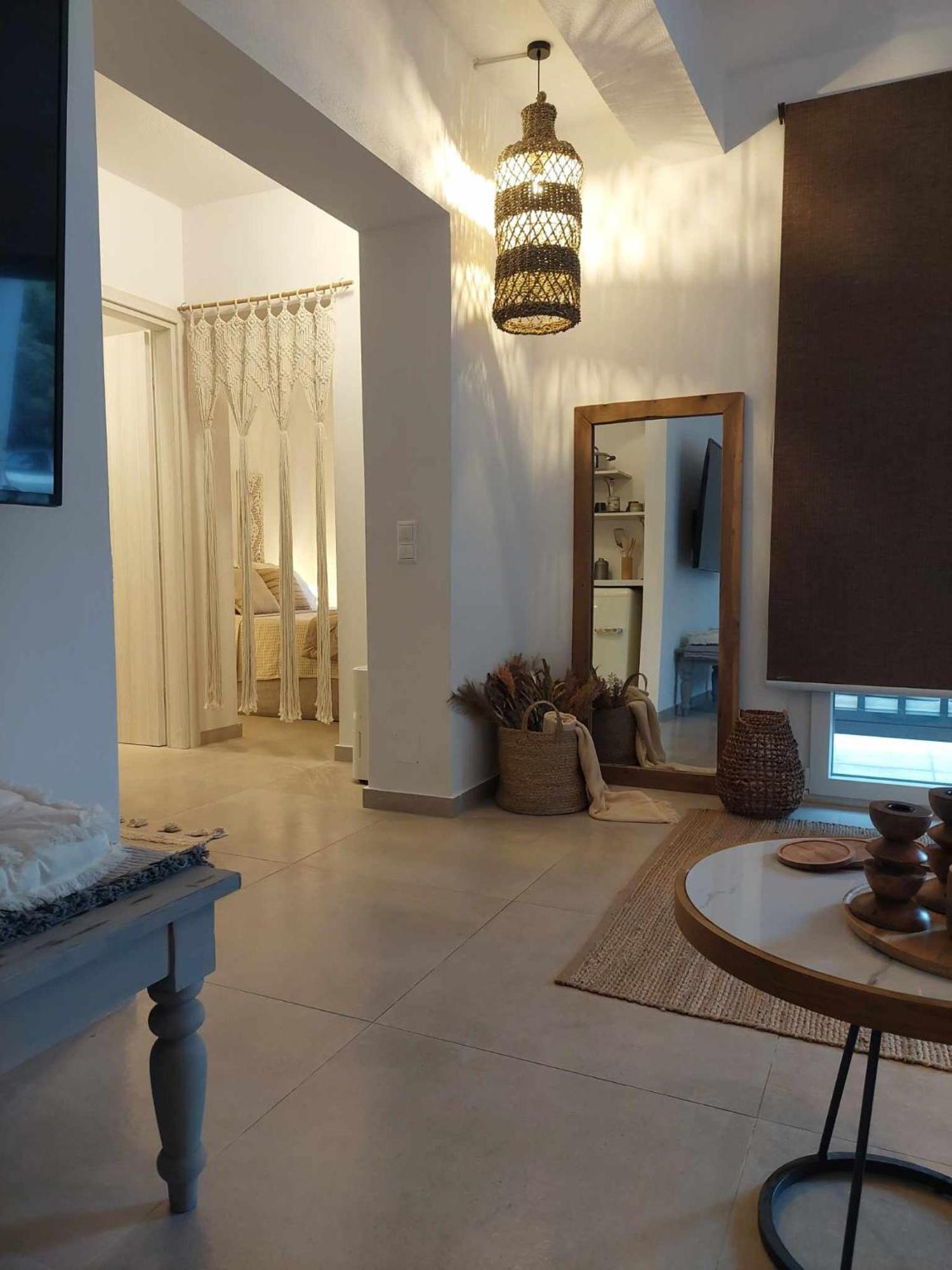 Maya Apartments, Modern And Convenient With Private Parking Apartmán
